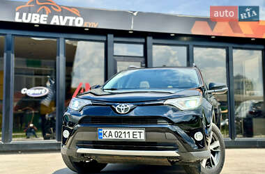 Внедорожник / Кроссовер Toyota RAV4 2016 в Киеве