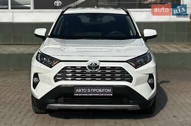 Внедорожник / Кроссовер Toyota RAV4 2019 в Черновцах