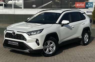 Внедорожник / Кроссовер Toyota RAV4 2019 в Черновцах