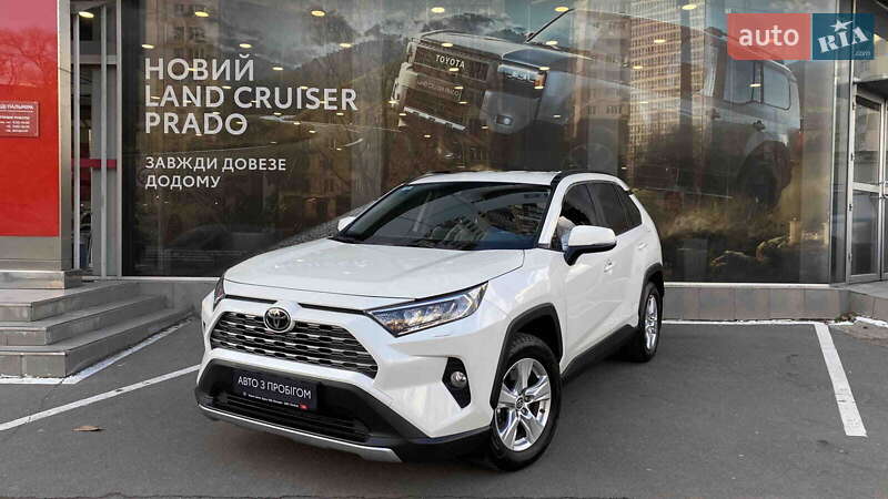 Внедорожник / Кроссовер Toyota RAV4 2021 в Одессе