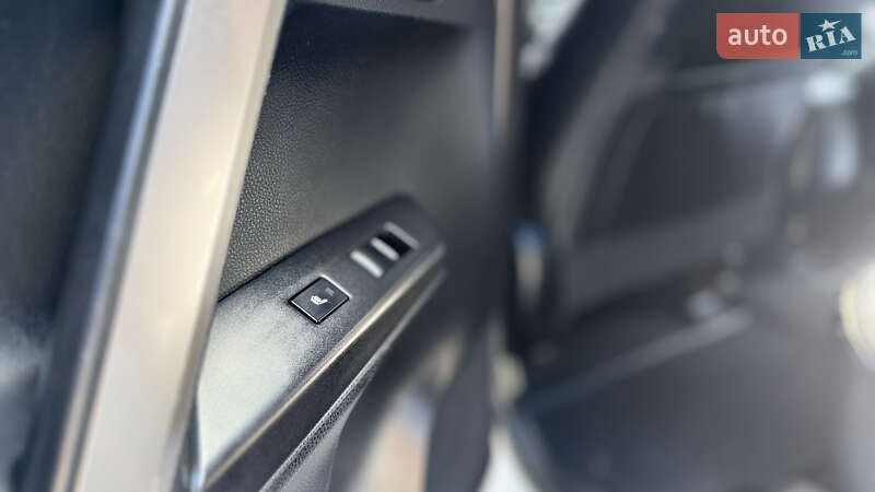 Позашляховик / Кросовер Toyota RAV4 2016 в Костопілі фото 16 Позашляховик / Кросовер Toyota RAV4 2016 в Костопілі