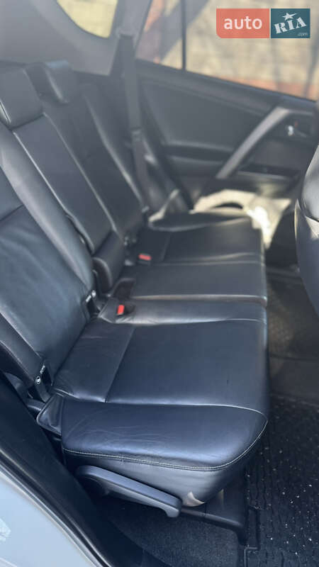 Позашляховик / Кросовер Toyota RAV4 2016 в Костопілі фото 45 Позашляховик / Кросовер Toyota RAV4 2016 в Костопілі