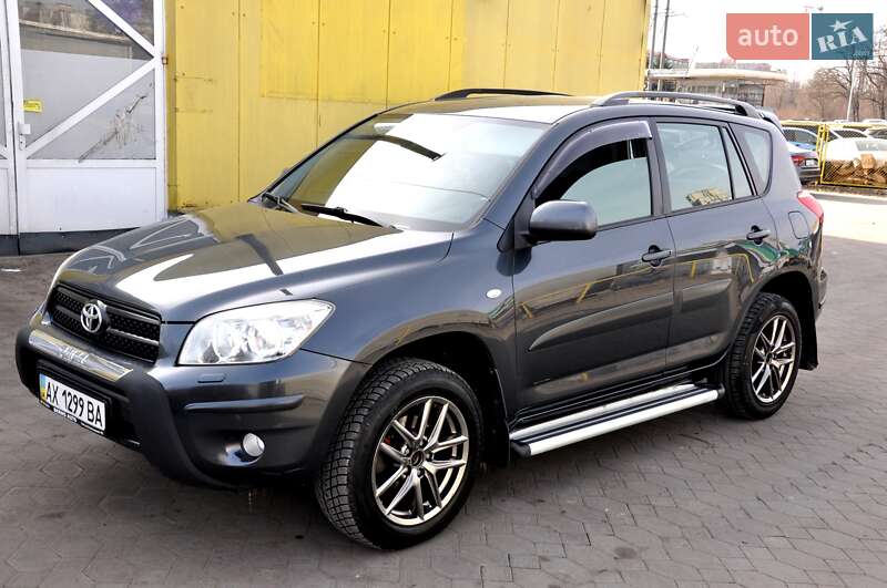 Внедорожник / Кроссовер Toyota RAV4 2006 в Львове