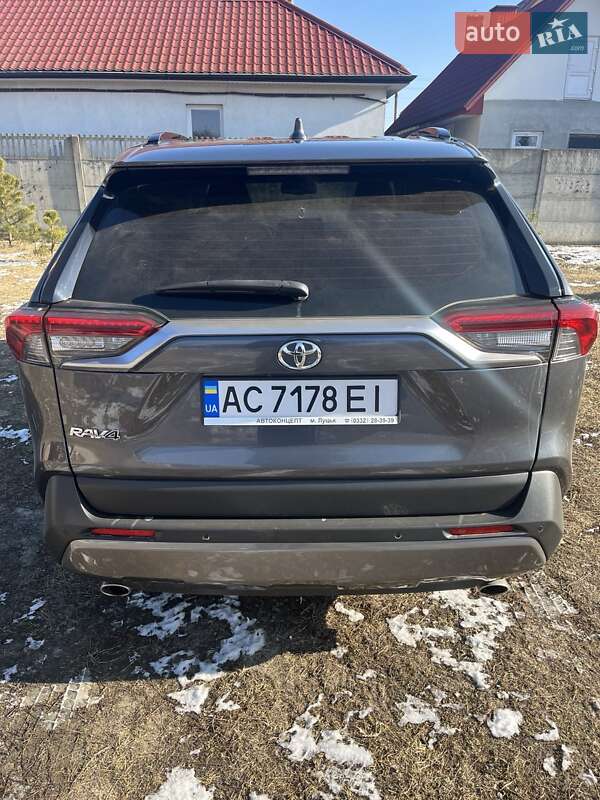 Внедорожник / Кроссовер Toyota RAV4 2020 в Ковеле