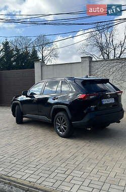 Внедорожник / Кроссовер Toyota RAV4 2019 в 