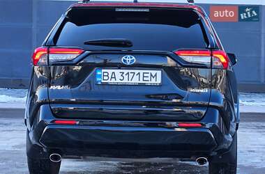 Позашляховик / Кросовер Toyota RAV4 2021 в Києві