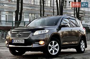 Внедорожник / Кроссовер Toyota RAV4 2010 в Киеве