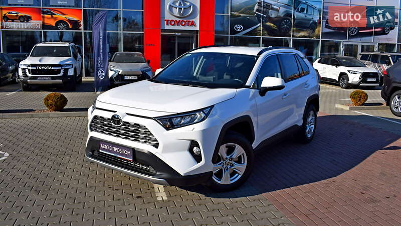 Позашляховик / Кросовер Toyota RAV4 2020 в Житомирі