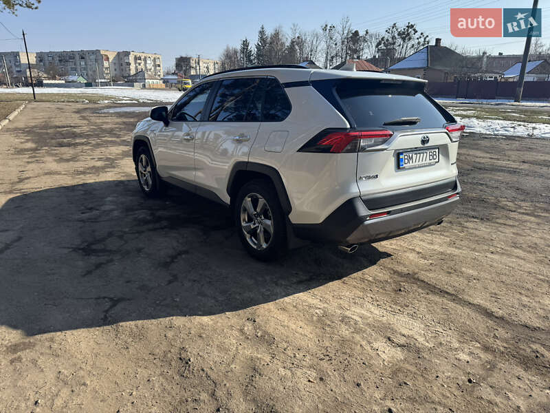 Внедорожник / Кроссовер Toyota RAV4 2019 в Сумах