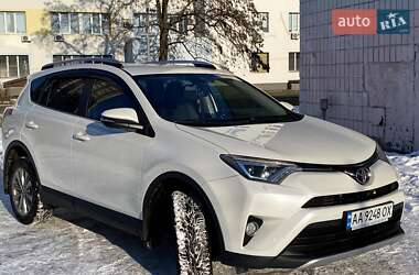 Позашляховик / Кросовер Toyota RAV4 2015 в Києві