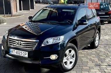 Позашляховик / Кросовер Toyota RAV4 2011 в Івано-Франківську