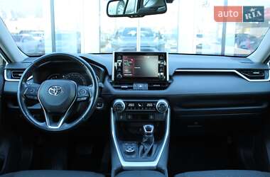 Внедорожник / Кроссовер Toyota RAV4 2019 в Киеве