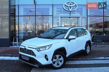 Внедорожник / Кроссовер Toyota RAV4 2020 в Киеве