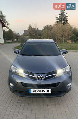 Внедорожник / Кроссовер Toyota RAV4 2013 в 