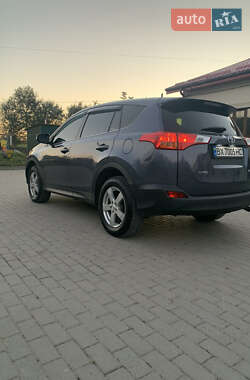 Внедорожник / Кроссовер Toyota RAV4 2013 в 