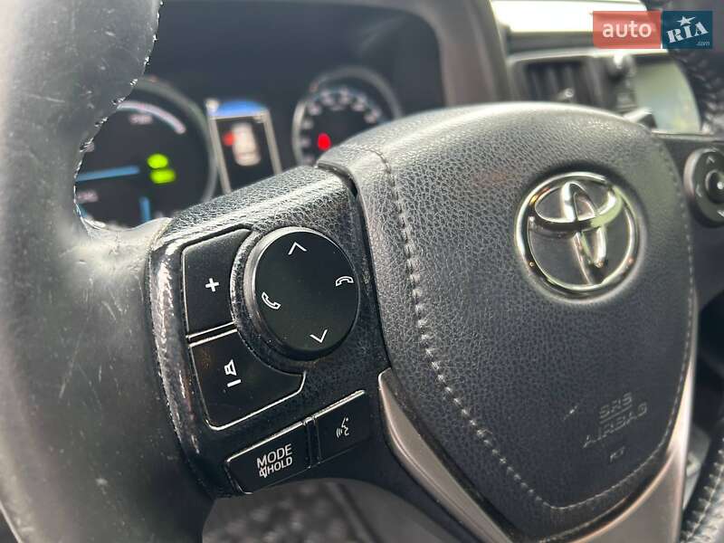 Внедорожник / Кроссовер Toyota RAV4 2017 в Киеве