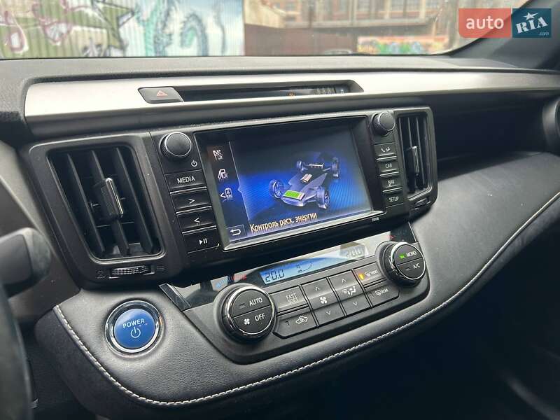 Внедорожник / Кроссовер Toyota RAV4 2017 в Киеве