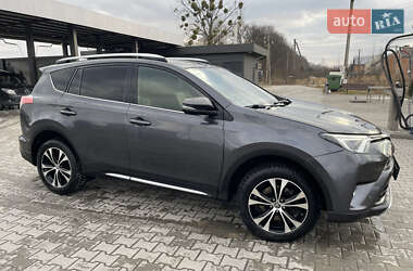 Внедорожник / Кроссовер Toyota RAV4 2014 в 