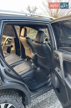 Внедорожник / Кроссовер Toyota RAV4 2014 в 
