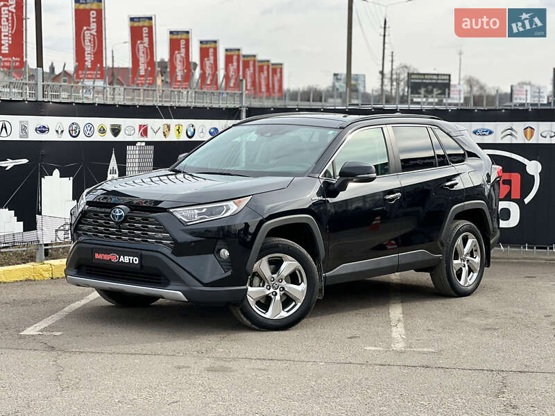 Внедорожник / Кроссовер Toyota RAV4 2021 в Киеве