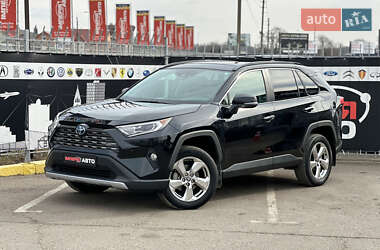 Внедорожник / Кроссовер Toyota RAV4 2021 в Киеве