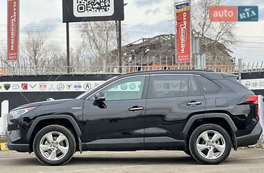 Внедорожник / Кроссовер Toyota RAV4 2021 в Киеве