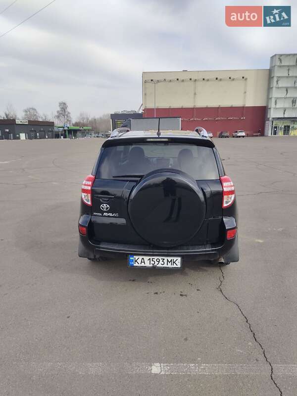 Внедорожник / Кроссовер Toyota RAV4 2012 в Киеве