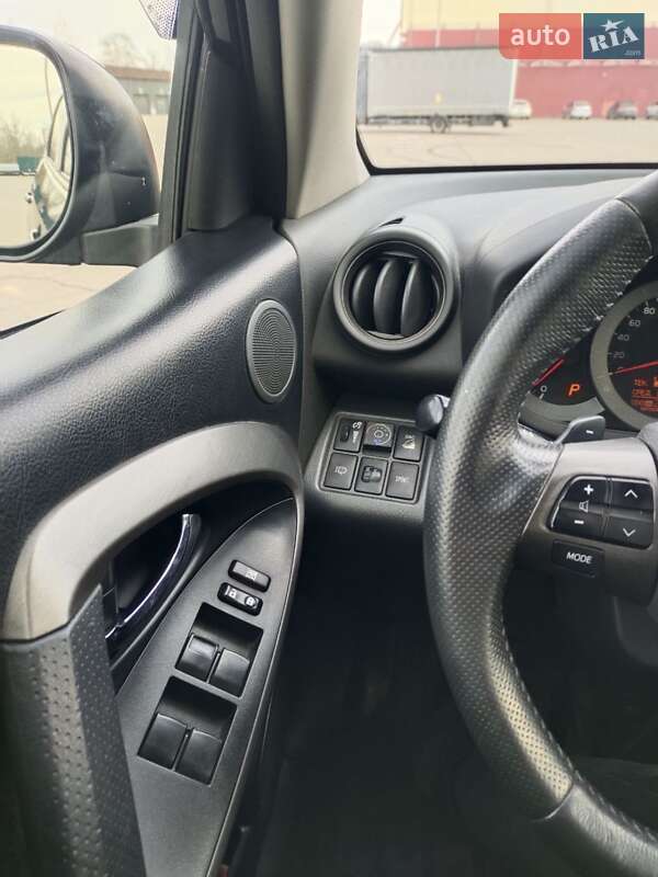Внедорожник / Кроссовер Toyota RAV4 2012 в Киеве