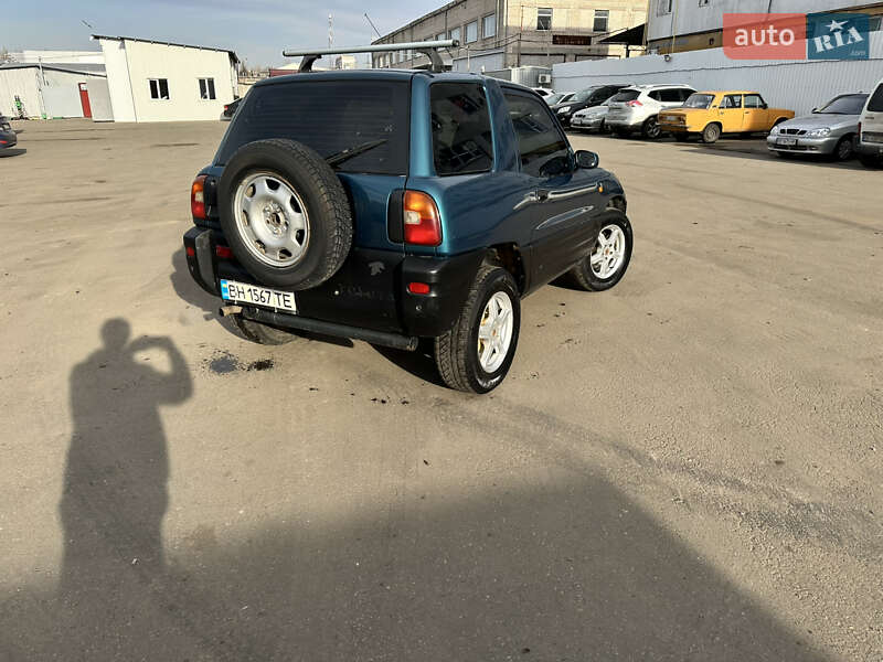 Внедорожник / Кроссовер Toyota RAV4 1995 в Николаеве