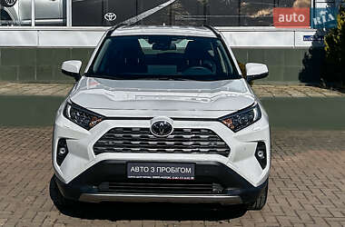 Позашляховик / Кросовер Toyota RAV4 2023 в Чернівцях