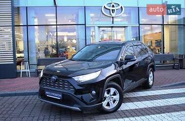 Внедорожник / Кроссовер Toyota RAV4 2021 в Киеве