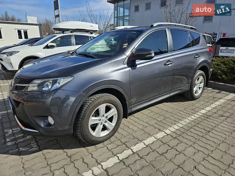 Внедорожник / Кроссовер Toyota RAV4 2014 в 