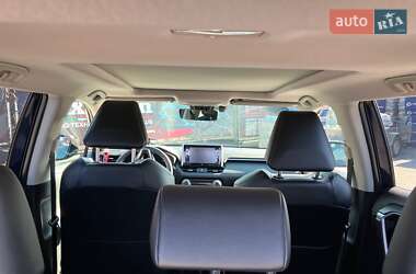 Внедорожник / Кроссовер Toyota RAV4 2021 в 