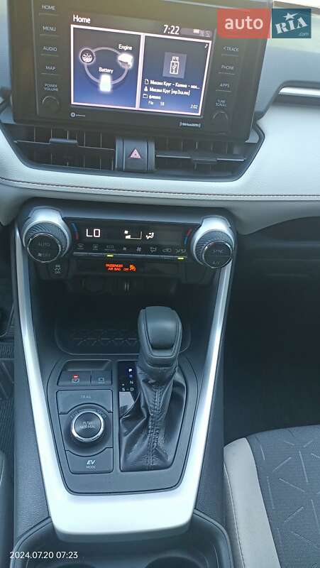 Позашляховик / Кросовер Toyota RAV4 2020 в Києві
