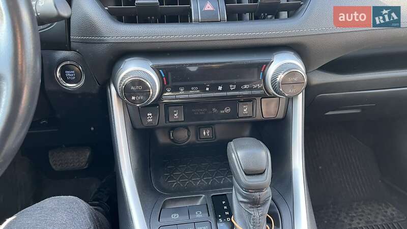 Позашляховик / Кросовер Toyota RAV4 2019 в Вінниці