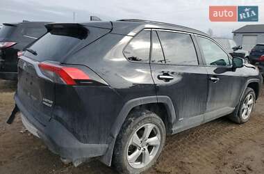 Внедорожник / Кроссовер Toyota RAV4 2021 в Киеве