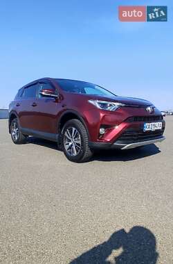 Позашляховик / Кросовер Toyota RAV4 2016 в Києві