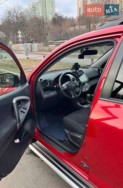 Внедорожник / Кроссовер Toyota RAV4 2007 в 