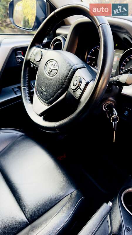 Позашляховик / Кросовер Toyota RAV4 2017 в Києві