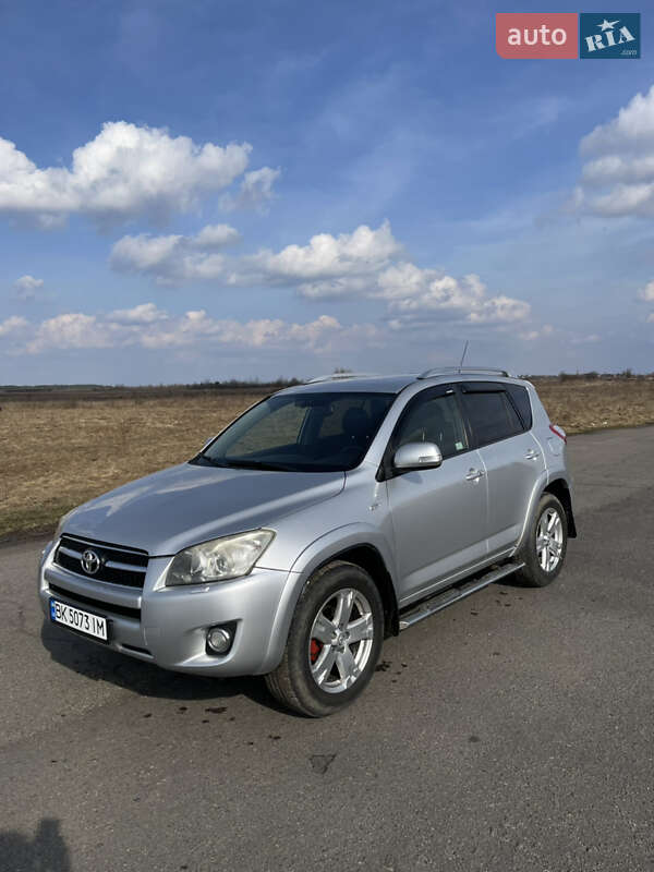 Позашляховик / Кросовер Toyota RAV4 2009 в Березному