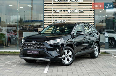 Внедорожник / Кроссовер Toyota RAV4 2019 в Львове