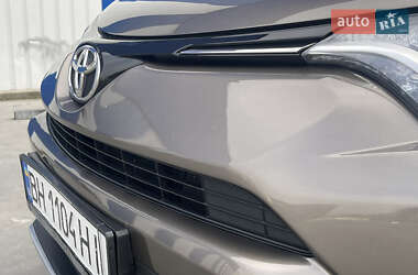 Внедорожник / Кроссовер Toyota RAV4 2017 в 