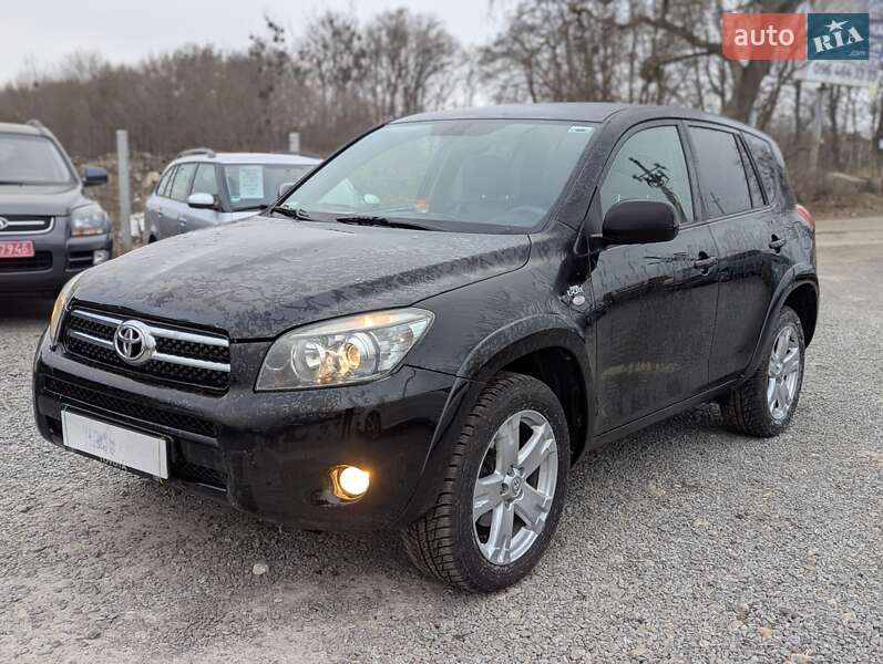 Внедорожник / Кроссовер Toyota RAV4 2007 в Ровно