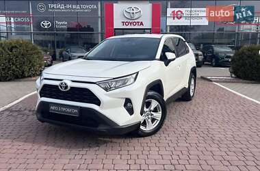 Позашляховик / Кросовер Toyota RAV4 2021 в Хмельницькому