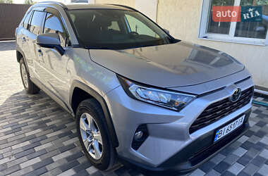Внедорожник / Кроссовер Toyota RAV4 2021 в 