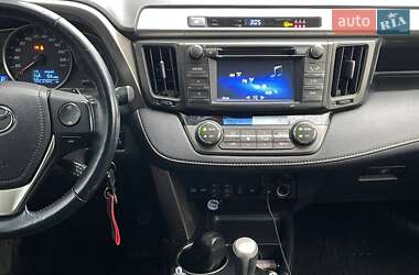 Позашляховик / Кросовер Toyota RAV4 2014 в 