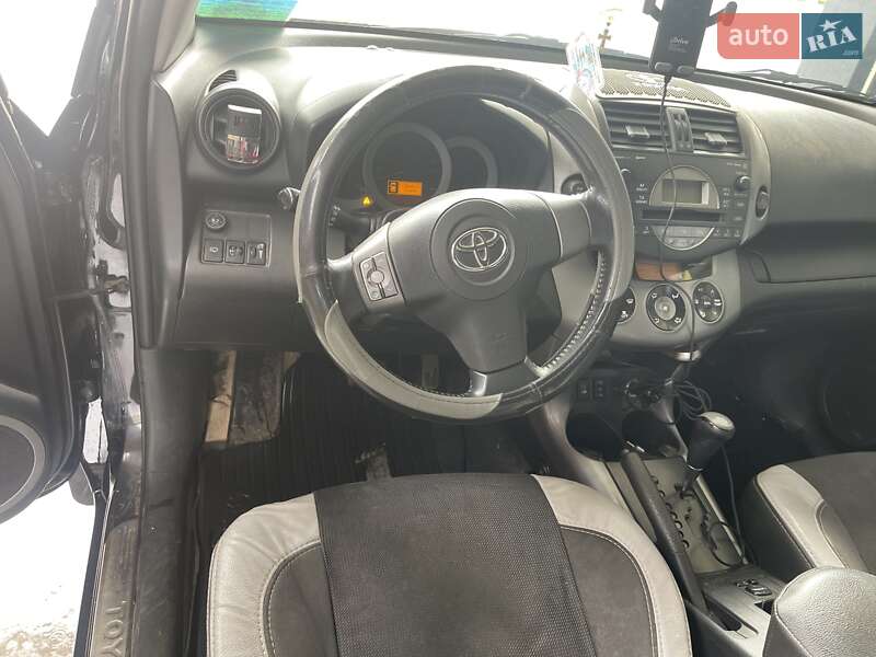 Внедорожник / Кроссовер Toyota RAV4 2007 в Новояворовске