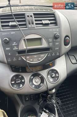 Внедорожник / Кроссовер Toyota RAV4 2007 в 