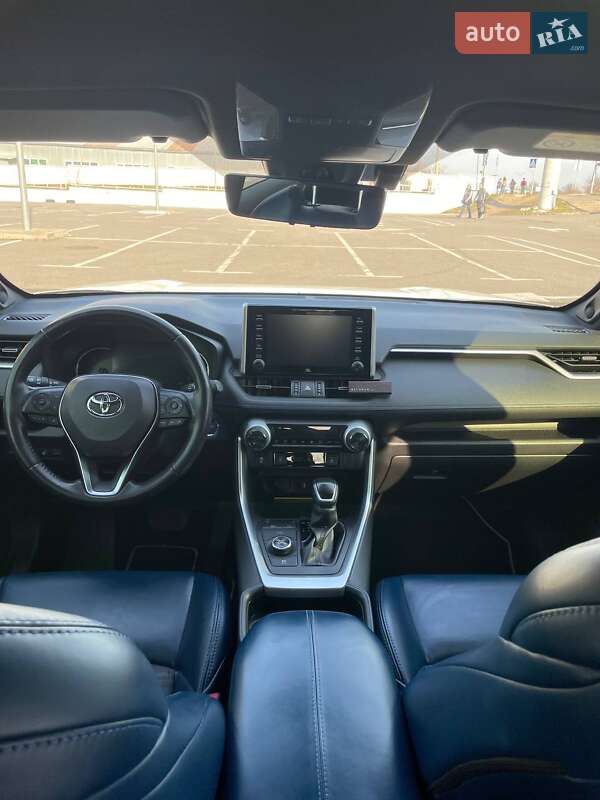 Позашляховик / Кросовер Toyota RAV4 2020 в Києві