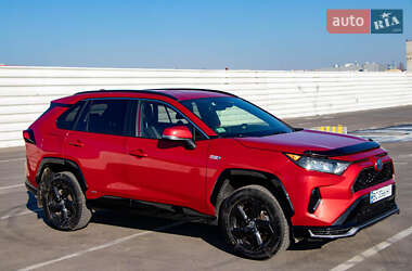 Позашляховик / Кросовер Toyota RAV4 2021 в 